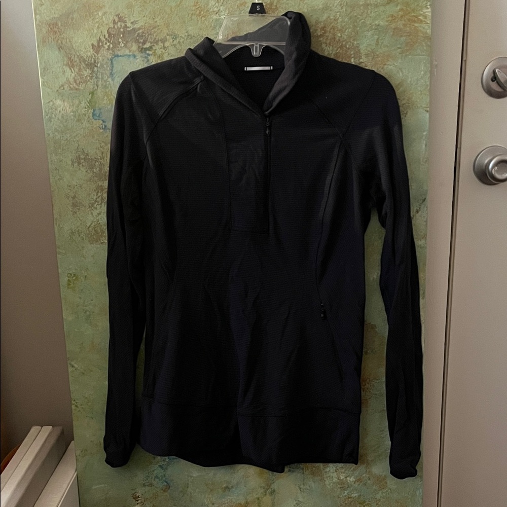 Black Hooded Pullover